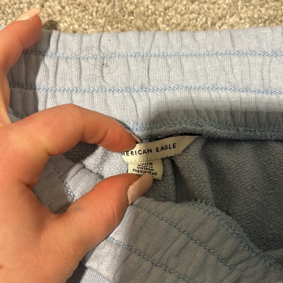 Too small - Picture 2 of 3